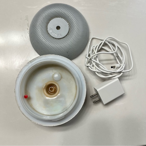 Color changing Doterra diffuser - Picture 3 of 3